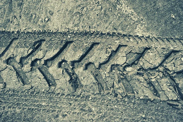 Queimadura de pneus na praia — Fotografia de Stock