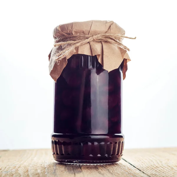 Natuurlijke vruchten jam behoudt pot kersen marmelade — Stockfoto