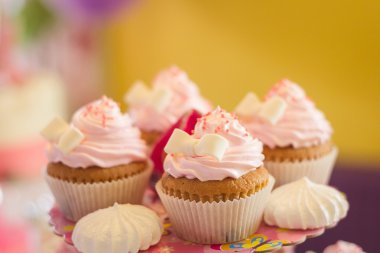 buzlanma ile pembe topkek Close-Up
