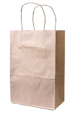 Beyaz arkaplanda geri dönüştürülmüş kağıt alışveriş torbası