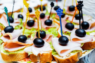 Yemek servis tabağı