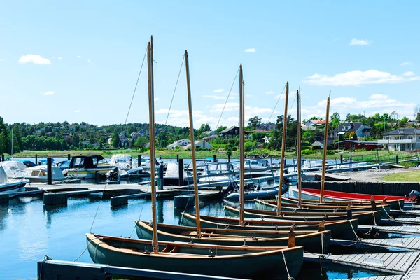 Barcos de pesca en el puerto — Foto de Stock