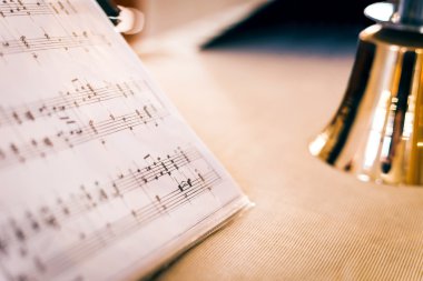 Müzik levha ile Handbells