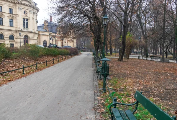 Paisaje Polonia Cracovia Plaza Centro Ciudad Senderos Para Caminar —  Fotos de Stock