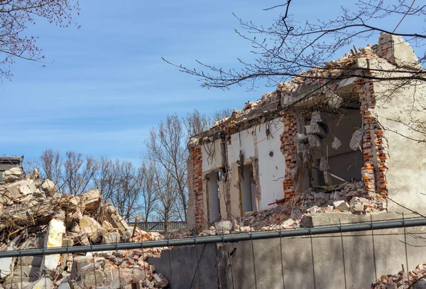 Снос Дома Разрушенное Здание Разрушенные Разрушенные Стены Демонтаж Взрыв — стоковое фото