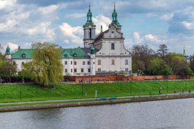 Polonya, Krakow, St. Stanislaus Katedrali ve Vistula 'nın üzerindeki Wenceslas