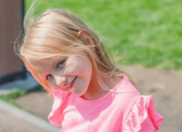 Portret Van Een Schattig Mooi Meisje Jaar Oud Blond Een — Stockfoto