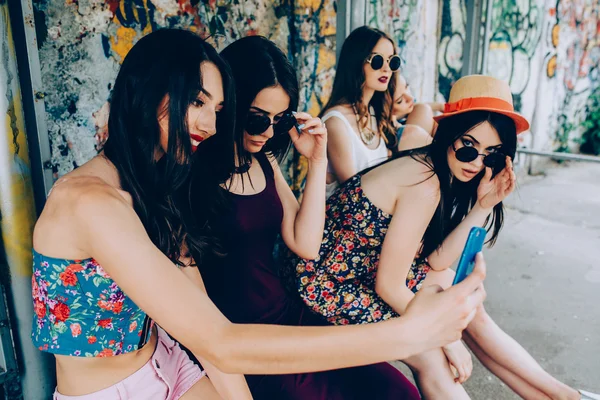 Five beautiful young girls relaxing — Stock Photo, Image