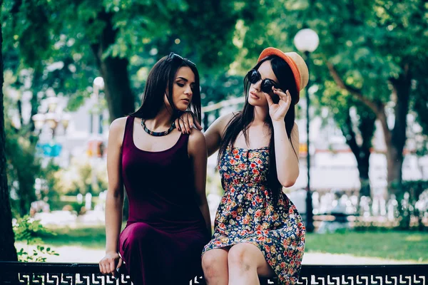 Two young beautiful girls — Stock Photo, Image
