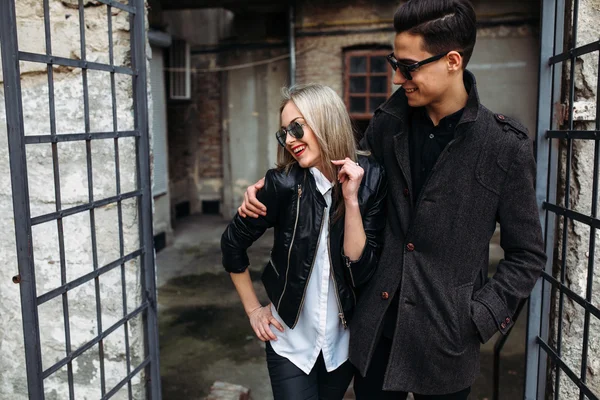 Young beautiful couple — Stock Photo, Image