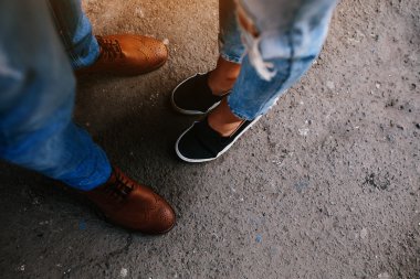 erkek ve kadın bacakları