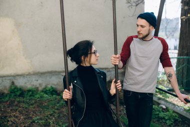 salıncakta couple