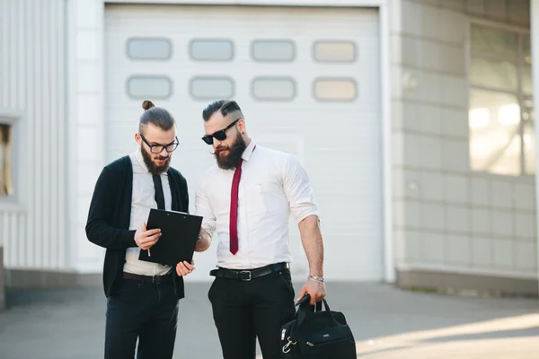 Dois homens de negócios no trabalho — Fotografia de Stock