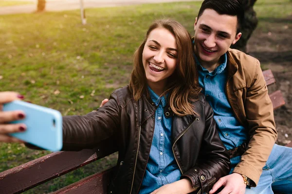 Beautiful young couple — Stock Photo, Image