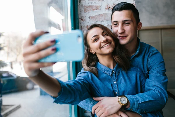 Beautiful young couple — Stock Photo, Image