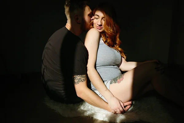 Koca ve hamile eş — Stok fotoğraf