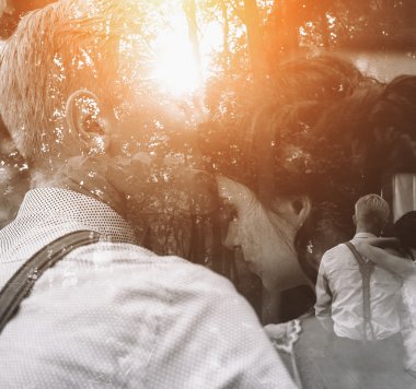 Poz güzel düğün çifti