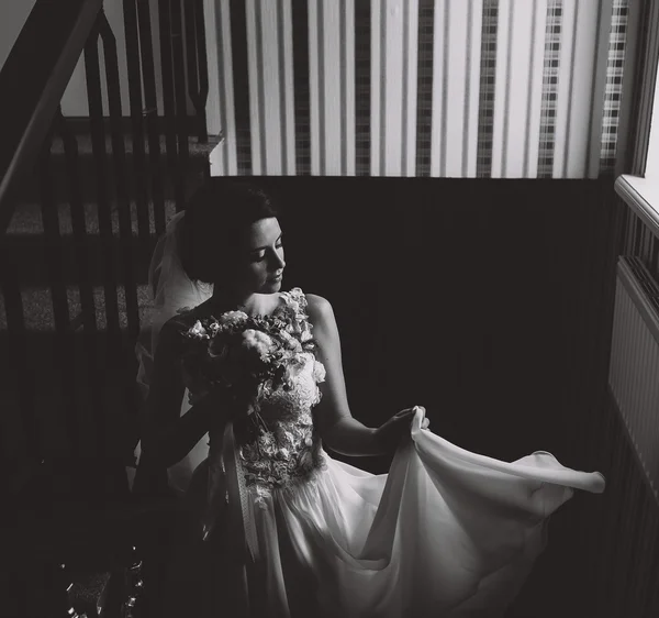 Bride posing on the chamber — Stock Photo, Image