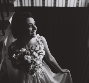 Gelin odası üzerinde poz