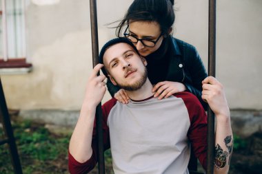 salıncakta couple