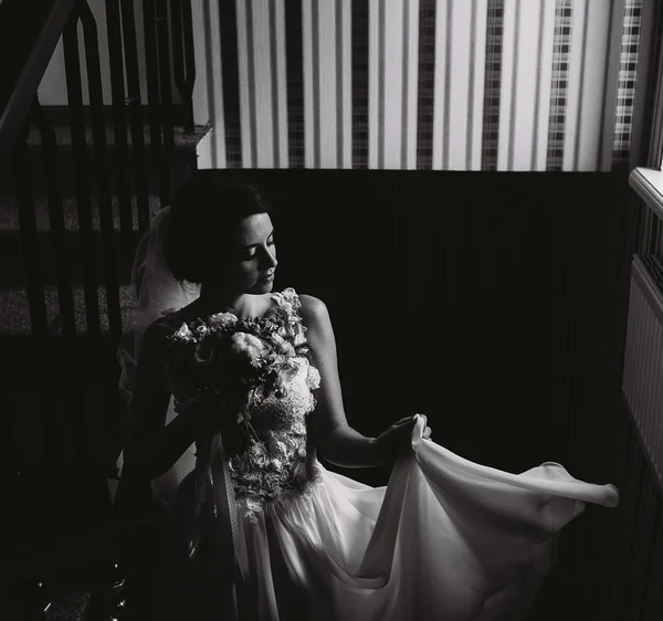 Bride posing on the chamber — Stock Photo, Image