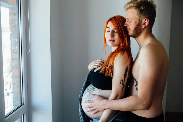 Young beautiful couple — Stock Photo, Image