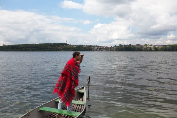 Hombre en un barco — Foto de Stock