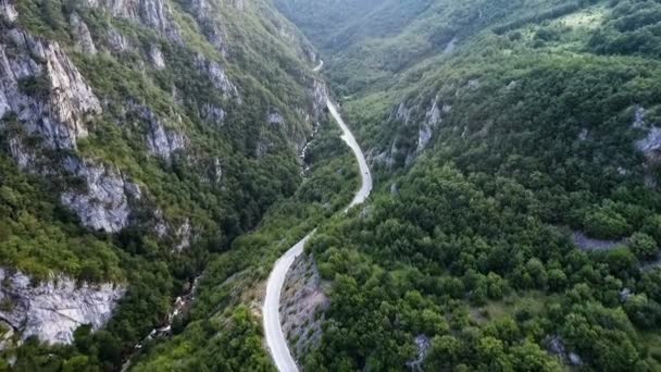 Estrada serpentina da montanha — Vídeo de Stock