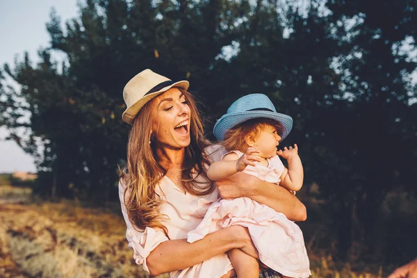 Mother and daughter together outdoors — Stock Photo, Image