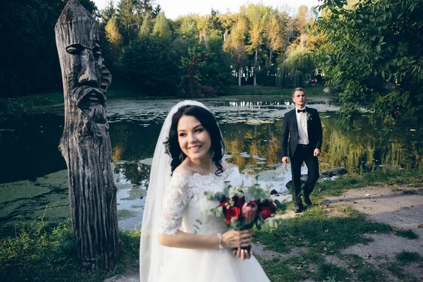 Casal Nupcial Jovem — Fotografia de Stock