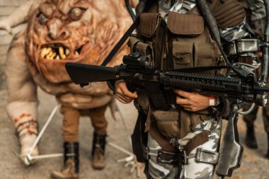 Kiev, Ukrayna - 2 Haziran 2019: Kiev Comic Con, Ukrayna 'nın Kiev kentinde düzenlenen yıllık fan festivali. Comic Con Festivali. Kostümlü oyuncular en sevdikleri süper kahramanlar. Cosplay Marvel, Avengers, Anime, DC