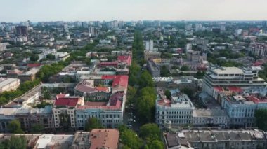 Eski şehrin ve limanın hava görüntüleri.