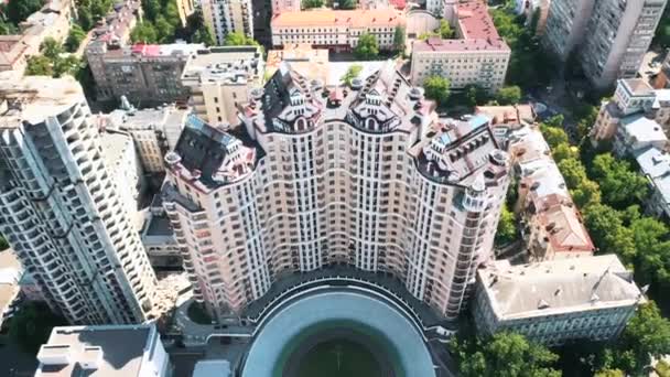 Hermosa zona de Kiev. Vista aérea en Kiev, Ucrania — Vídeo de stock