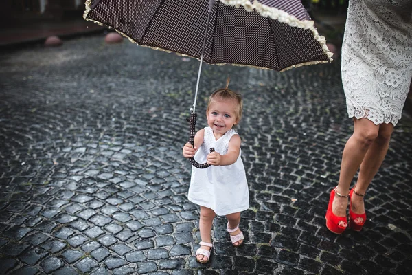 Kleines Mädchen — Stockfoto