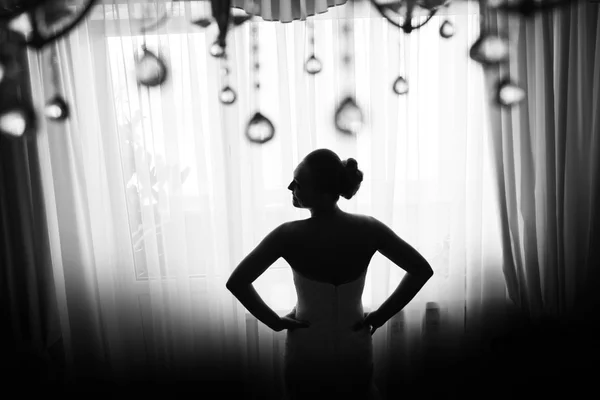 Beautiful bride posing — Stock Photo, Image