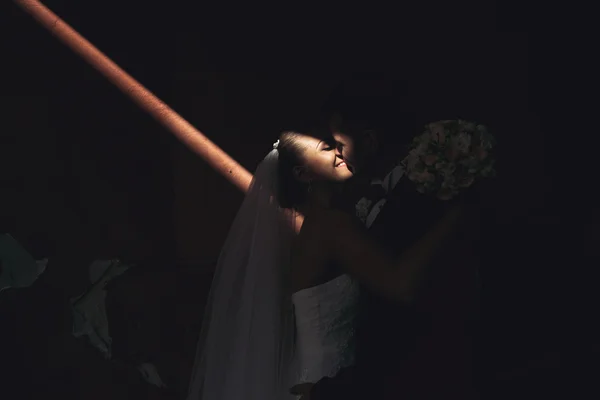 Beautiful wedding couple — Stock Photo, Image