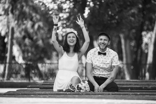 Schönes Paar im Park — Stockfoto