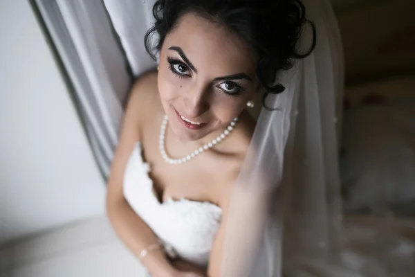 Preparation of adorable bride. — Stock Photo, Image