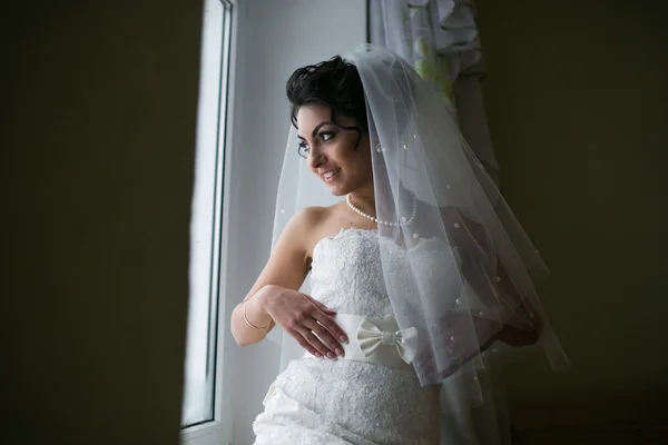 Preparation of adorable bride. — Stock Photo, Image