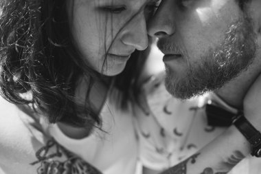 güzel çift kucakladı