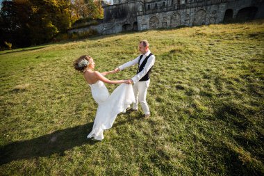 Güzel çift eğleniyor.