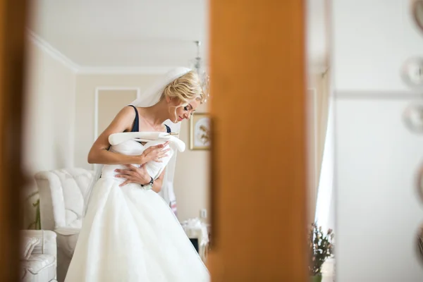 Adorable bride preparation — Stock Photo, Image