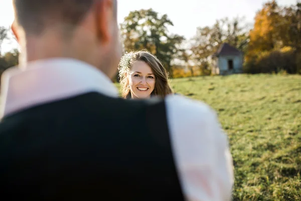 Belo casal se divertindo — Fotografia de Stock