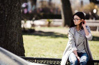 Güzel model bardaklarda çit oturmak