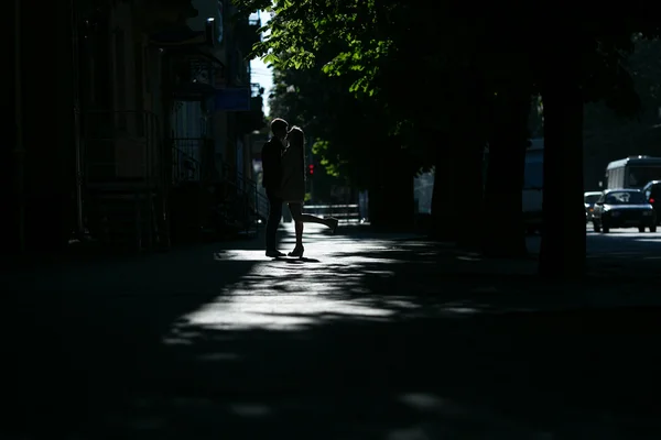 Silhouette of great couple — Stock Photo, Image