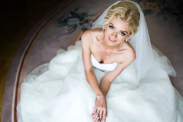 Ranní portrét krásné nevěsty — Stock fotografie