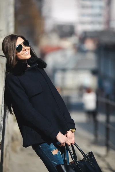 Ragazza in città — Foto Stock