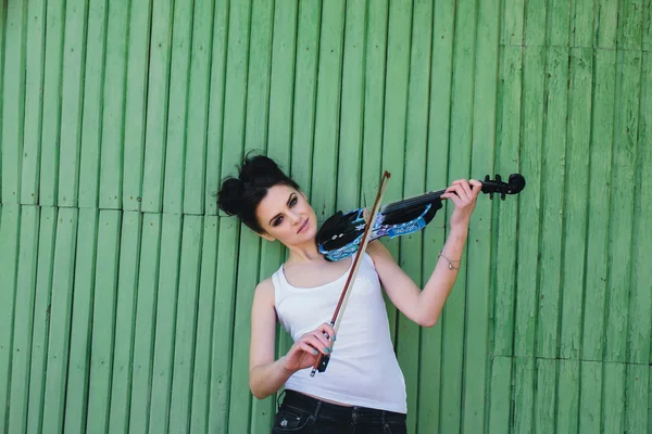 Beautiful girl with violin — Stock Photo, Image