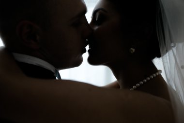 Güzel Avrupa gelin çift otel odasında