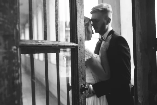 Couple in hotel room — Stock Photo, Image